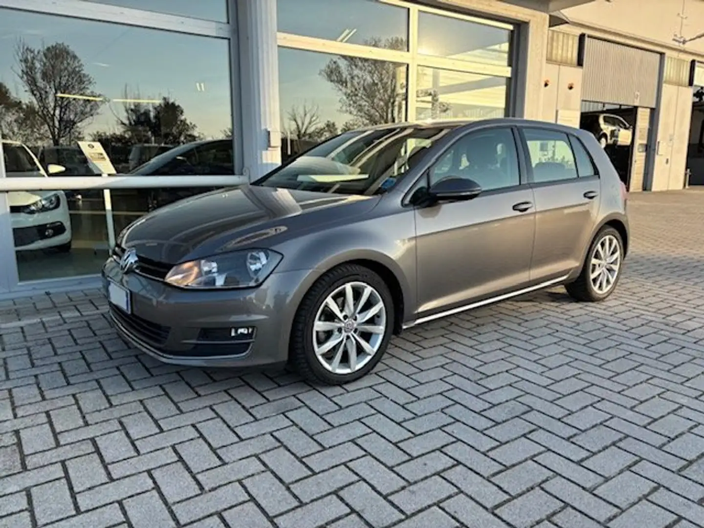 Volkswagen Golf Golf VII 2013 3p 1.6 tdi Highline Grigio - 2