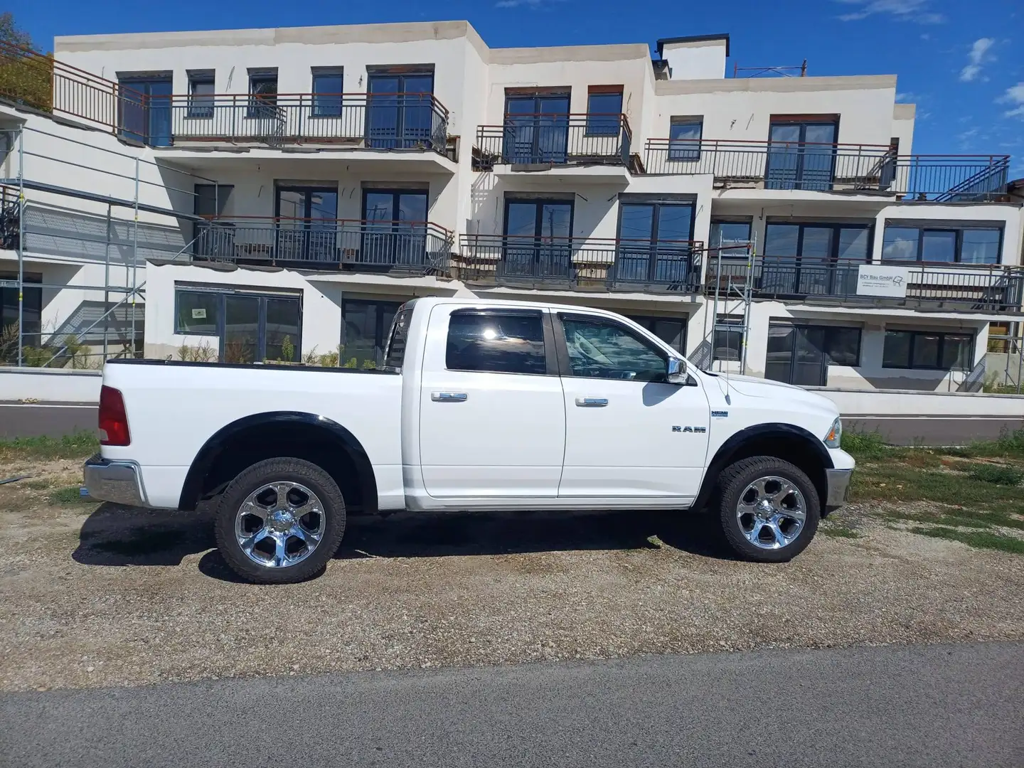 Dodge RAM Crew Cab SLT Edition 5.7 Hemi Weiß - 2