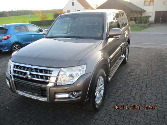 Imagine Mitsubishi Pajero Pajero Diesel  5-Türer 3.2 DI-D Automatik Plus