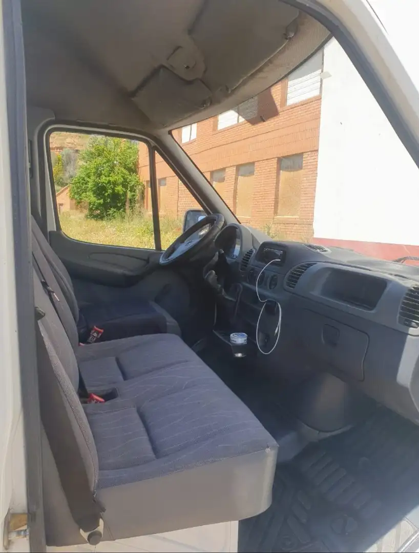 Mercedes-Benz Sprinter Furgón 211 CDI 122 CV 2002 - 2