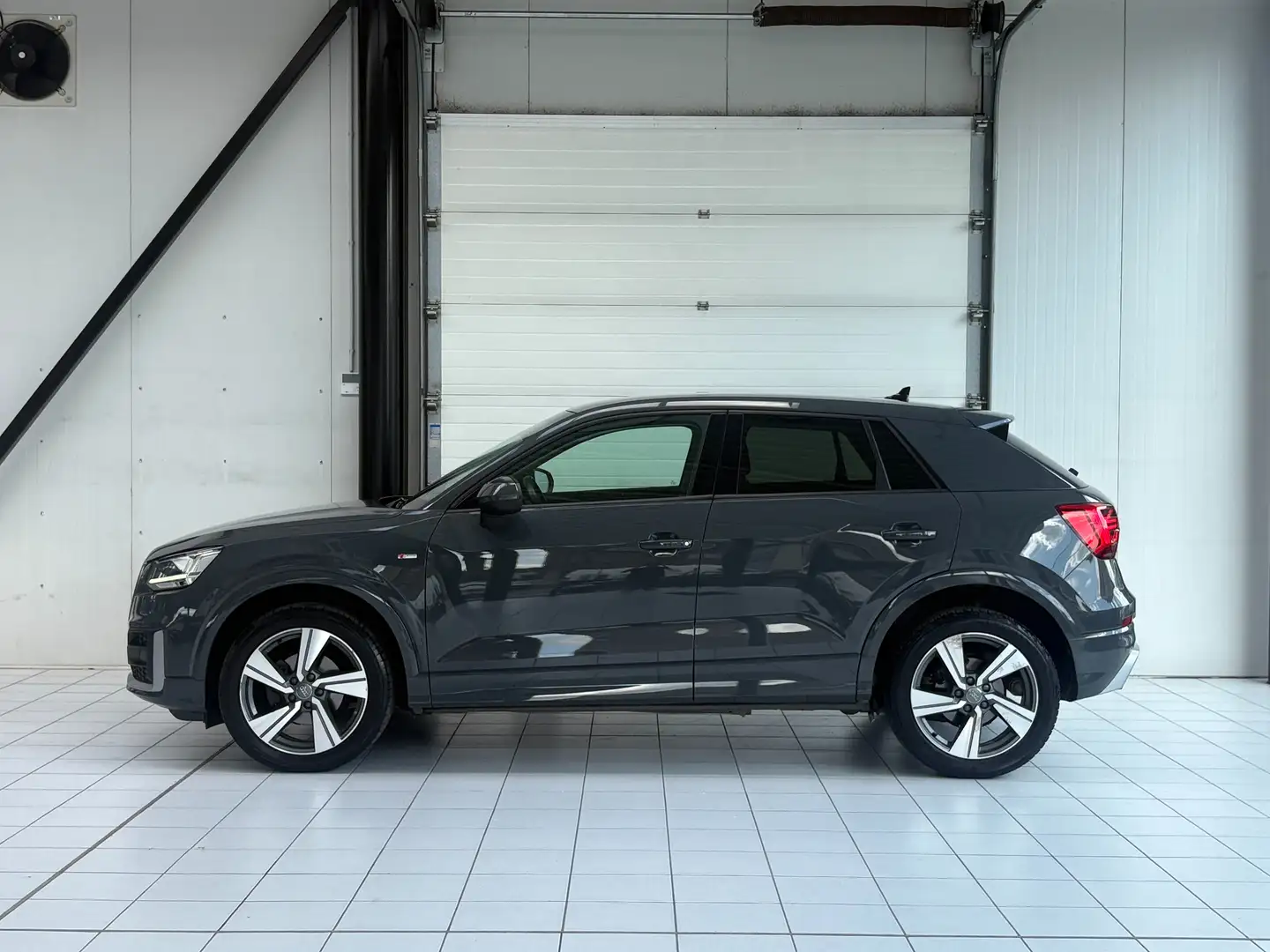Audi Q2 Q2 30 TFSI *S-LINE*XENON*CUIR*GPS*PDC*JANTES* Grau - 2