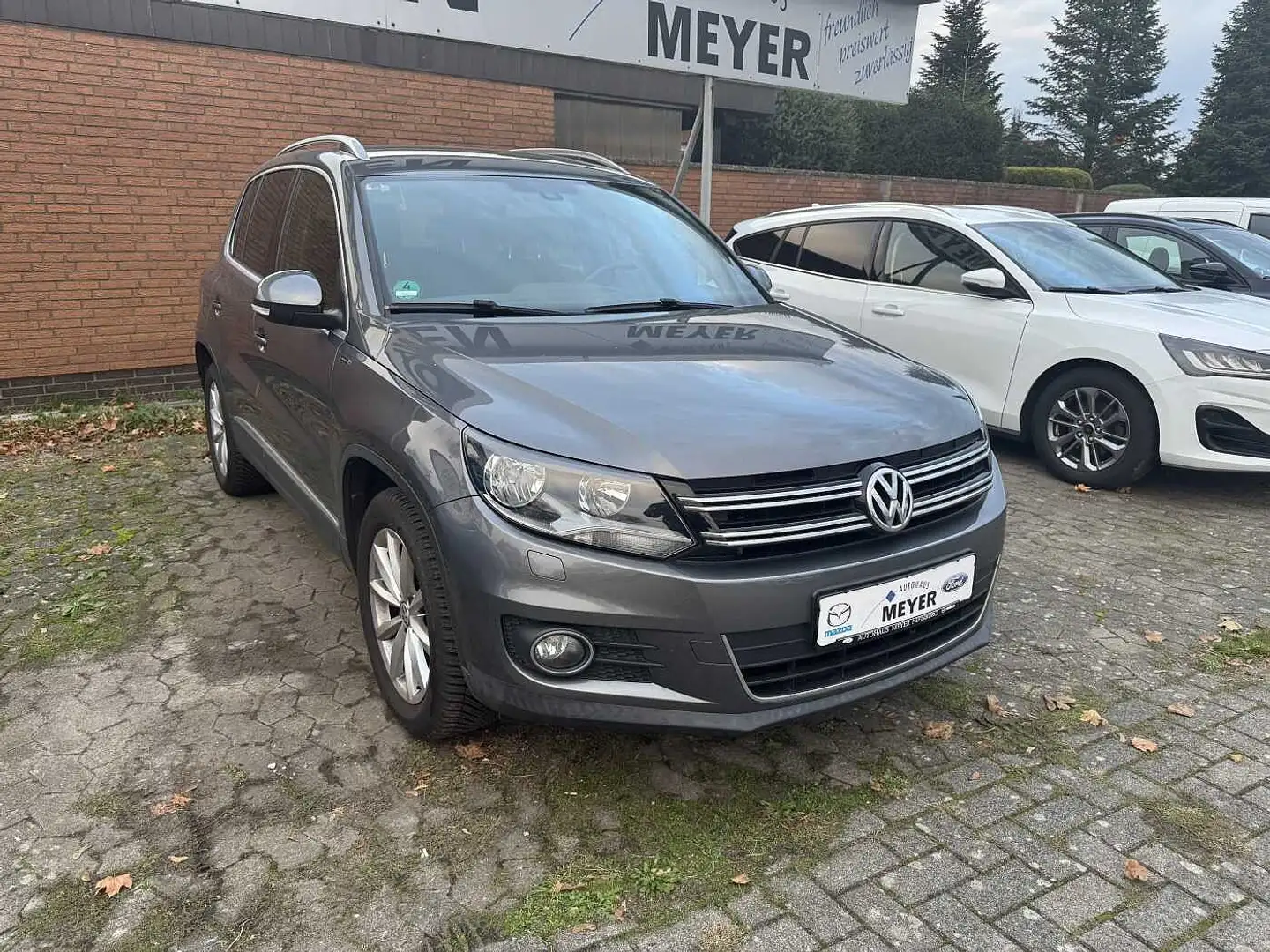 Volkswagen Tiguan 1.4 TSI DSG Sport & Style Navi/AHK Gris - 1