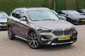 BMW X1 sDrive20i VDL Nedcar Edition / Trekhaak / Camera / Żółty - thumbnail 1