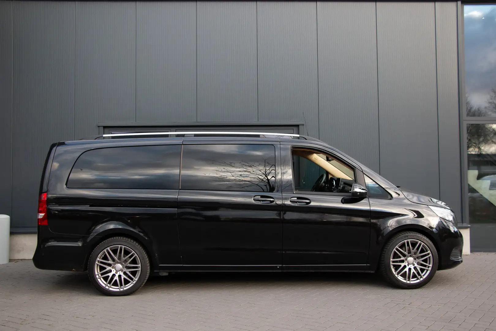 Mercedes-Benz V 250 250d VIP | 6 Persoons | Playstation | TV | Massage Negro - 2
