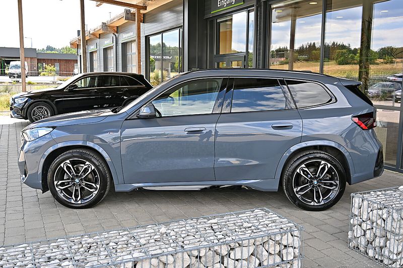 BMW X1 xDrive20d 48V Aut. NP €68k ACC, AHK elektr., He... — photo 2