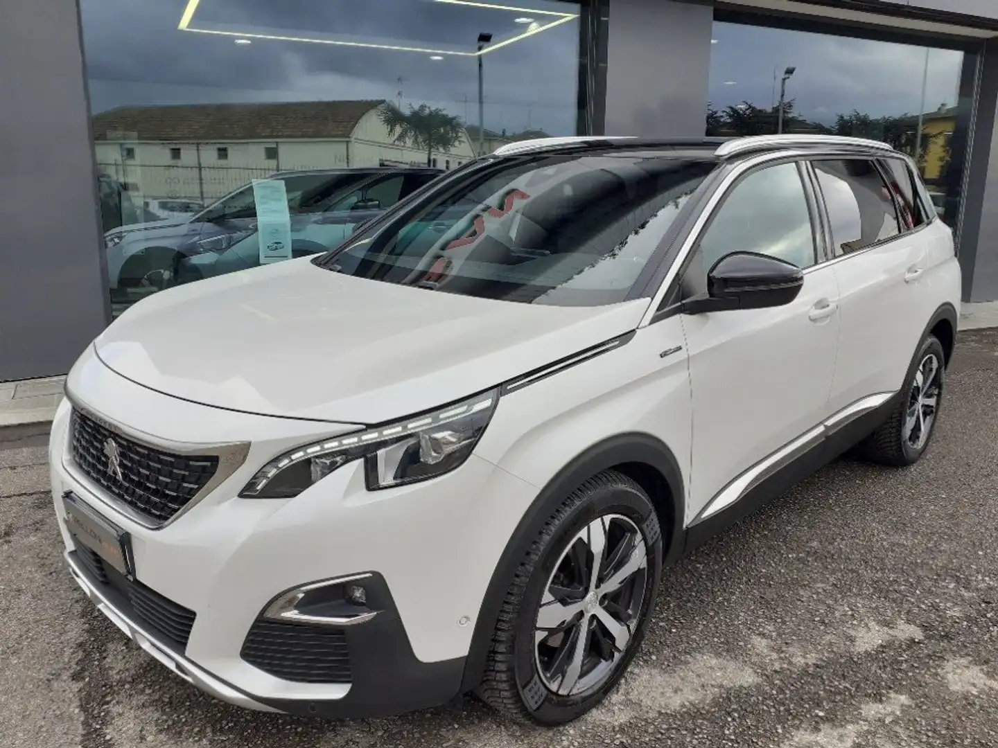 Peugeot 5008 120 EAT6 GT Line 7 POSTI AUTOMATICA - ALL GRIP Bianco - 2