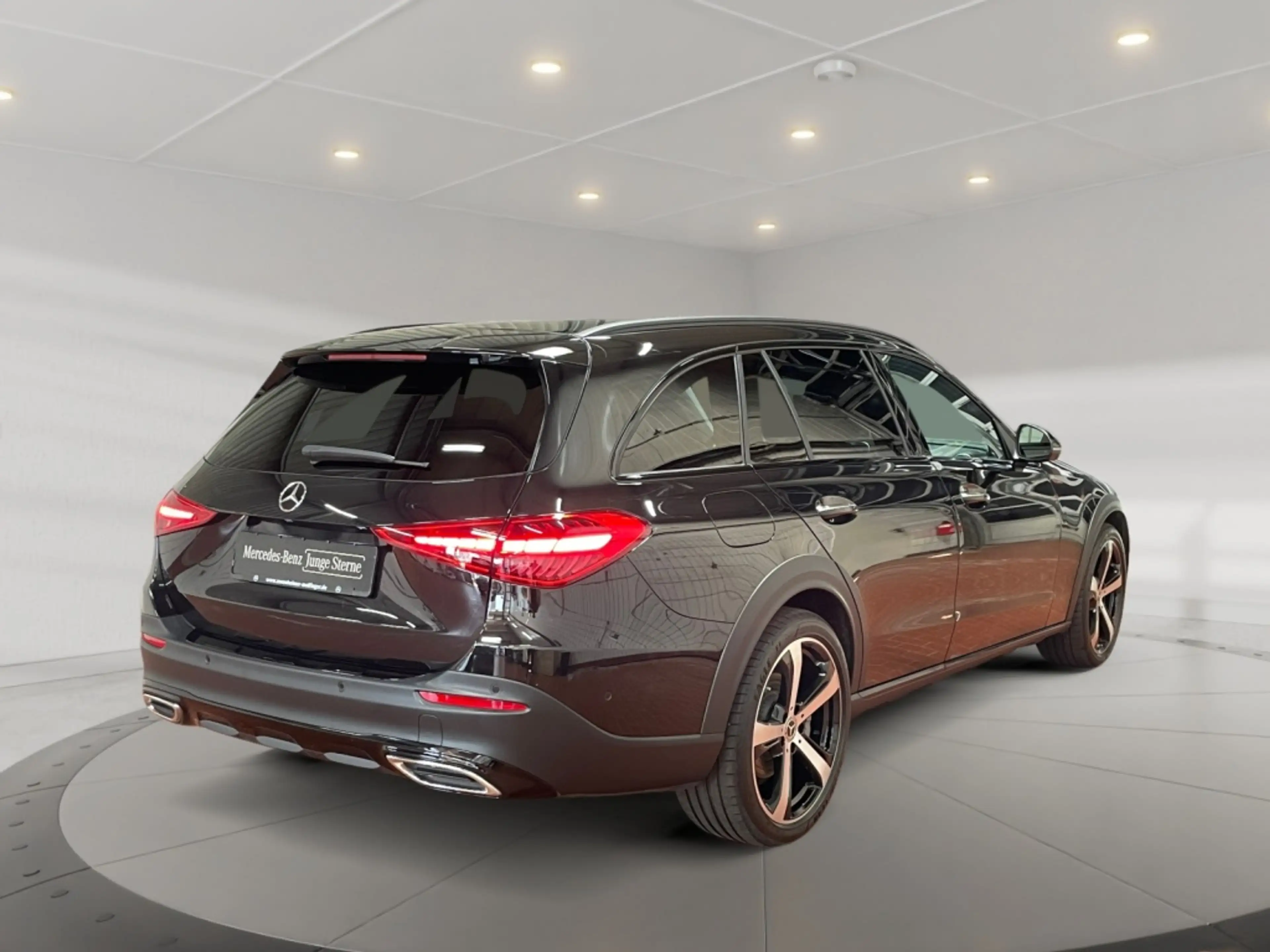 Mercedes-Benz C 200 4matic T All-Terrain  Avantgarde+MBUX+Burm — photo 4