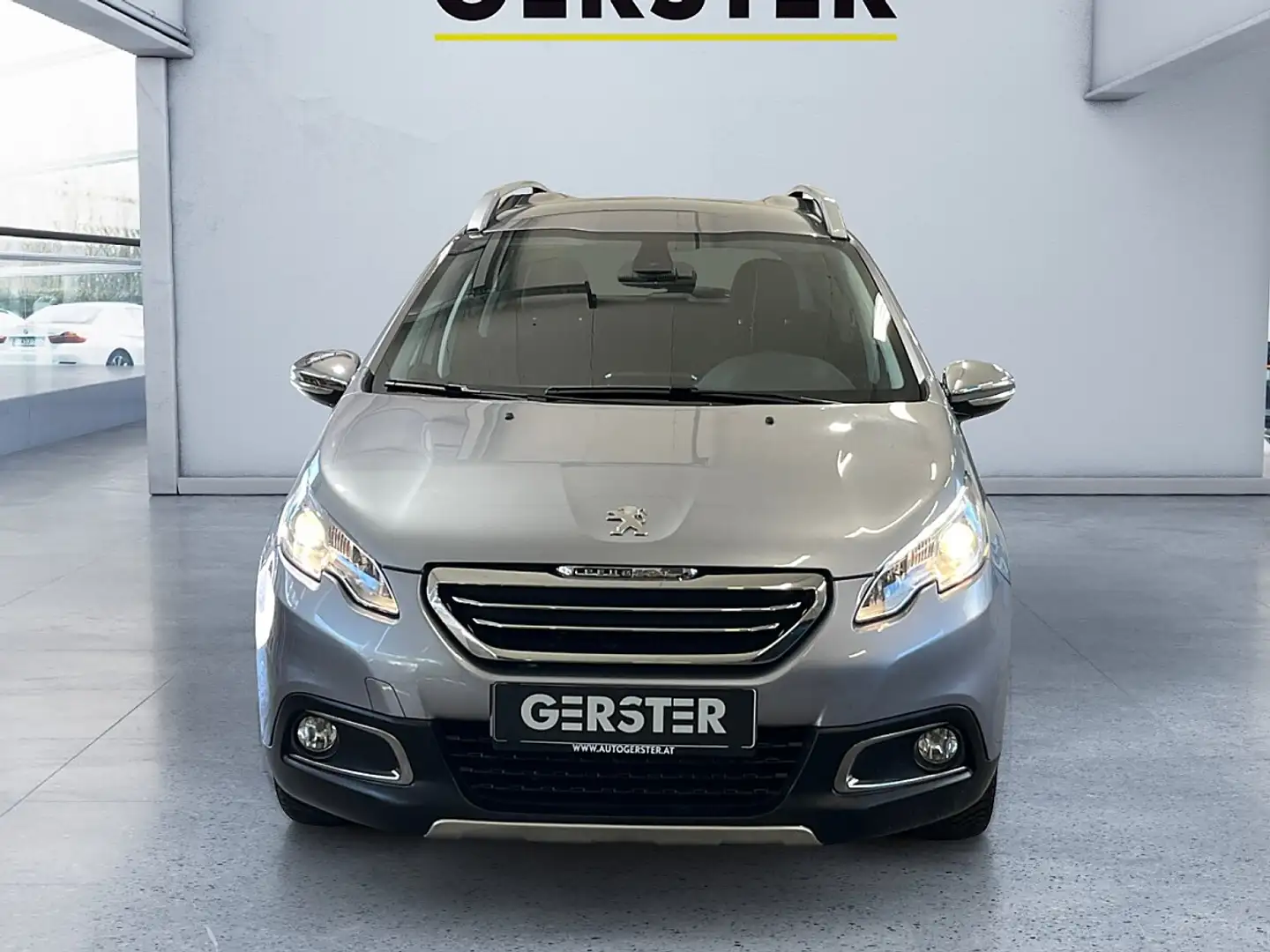 Peugeot 2008 1,2 VTi Allure Silber - 2