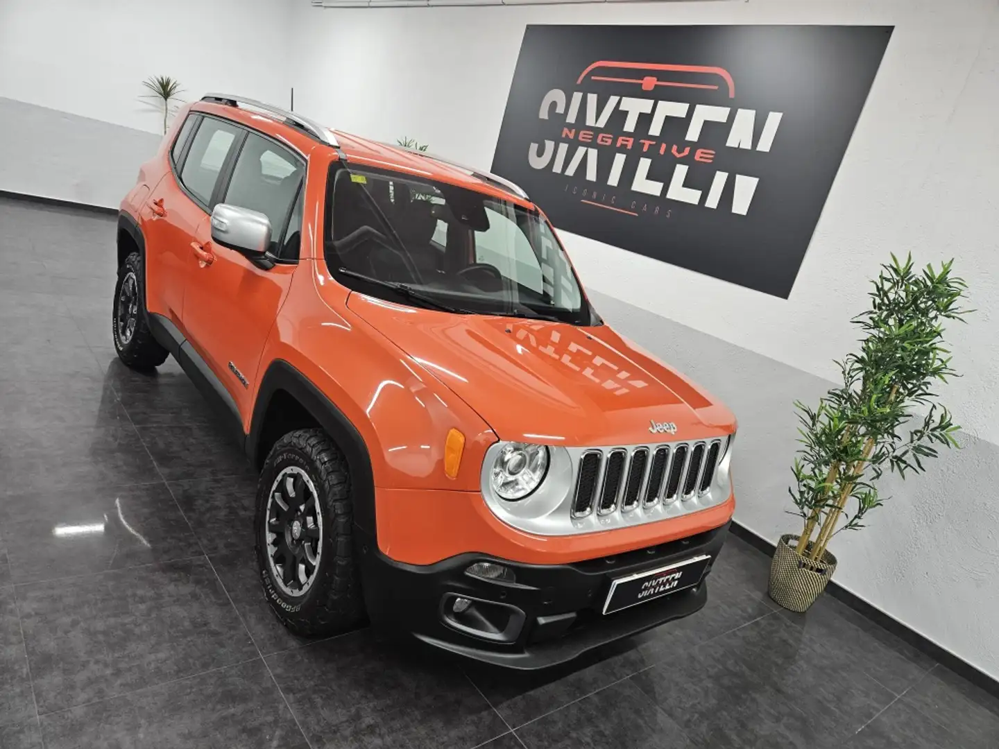 Jeep Renegade 2.0Mjt Limited 4x4 AD Low Aut. 103kW Orange - 1