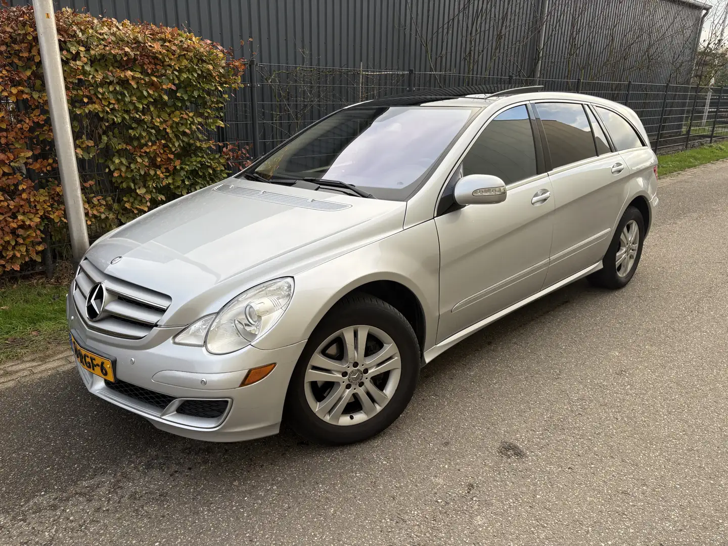 Mercedes-Benz R 500 Lang 4-Matic / AUTOMAAT / PANORAMADAK / 6 PERSOONS Gris - 2
