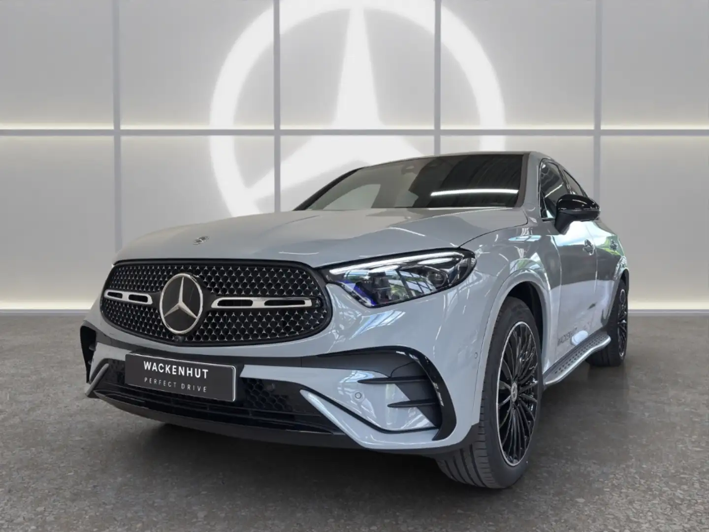 Mercedes-Benz GLC 300 d 4M EDITION AMG LINE AHK+NIGHT+DIST+360° Grau - 2