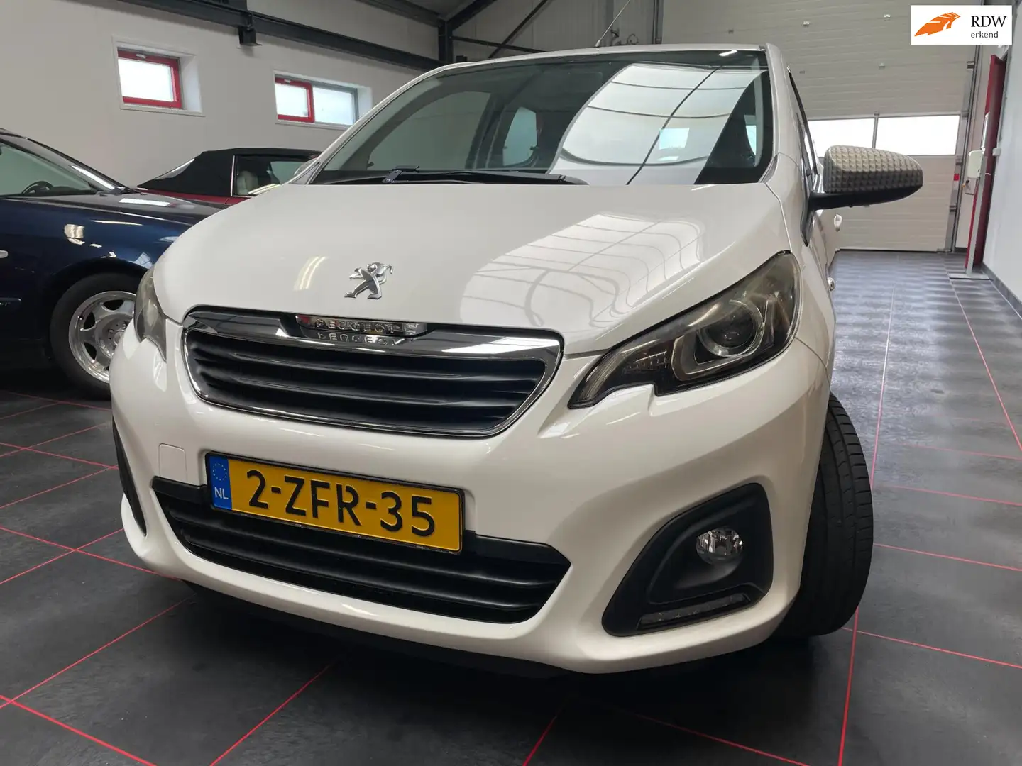 Peugeot 108 Automaat 1.0 VTi Active Blanc - 1
