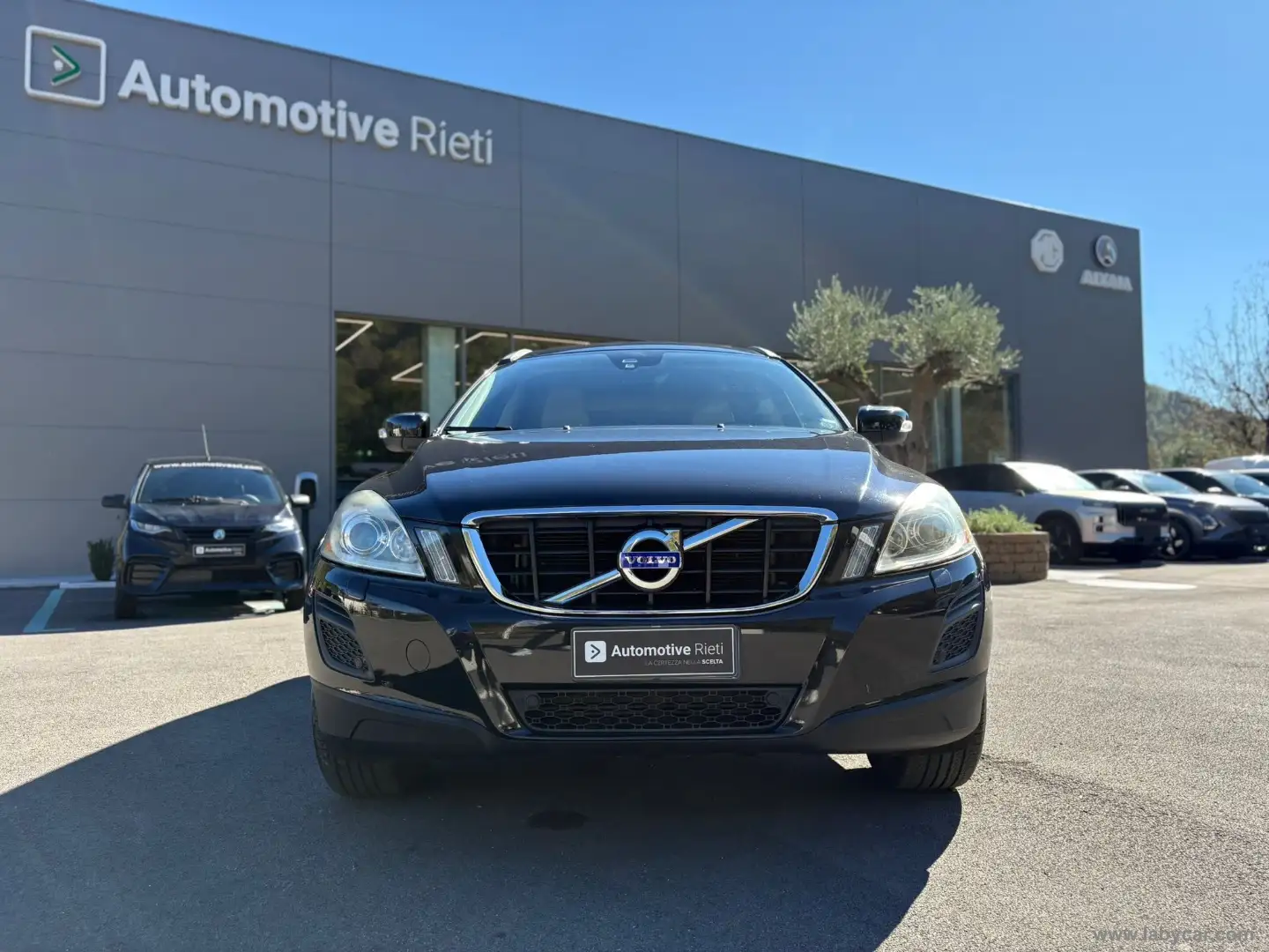 Volvo XC60 D3 Geartronic Momentum Noir - 2
