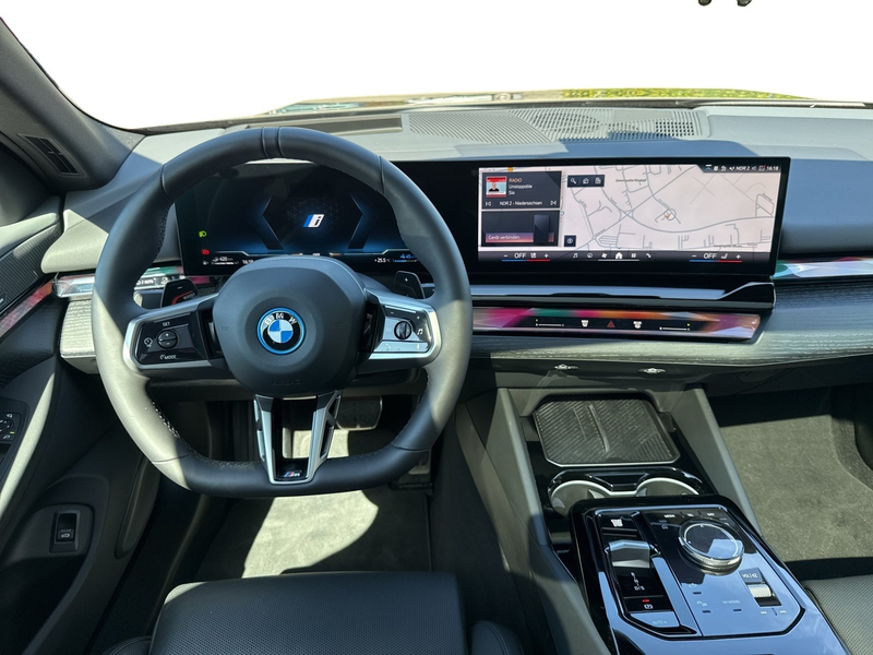 BMW 550 e xDrive Limousine 360° HEAD-UP SITZBELÜFT BT — photo 11