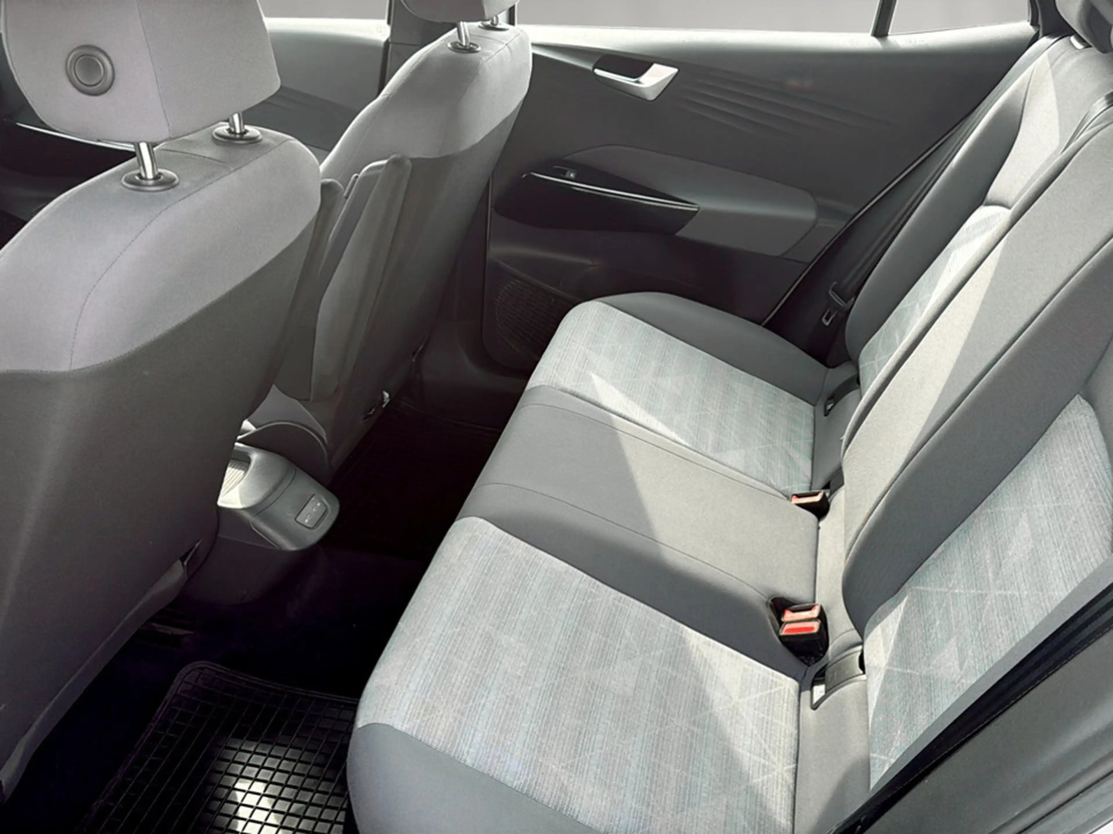 Volkswagen ID.3 Pro 107 kW Life — photo 10