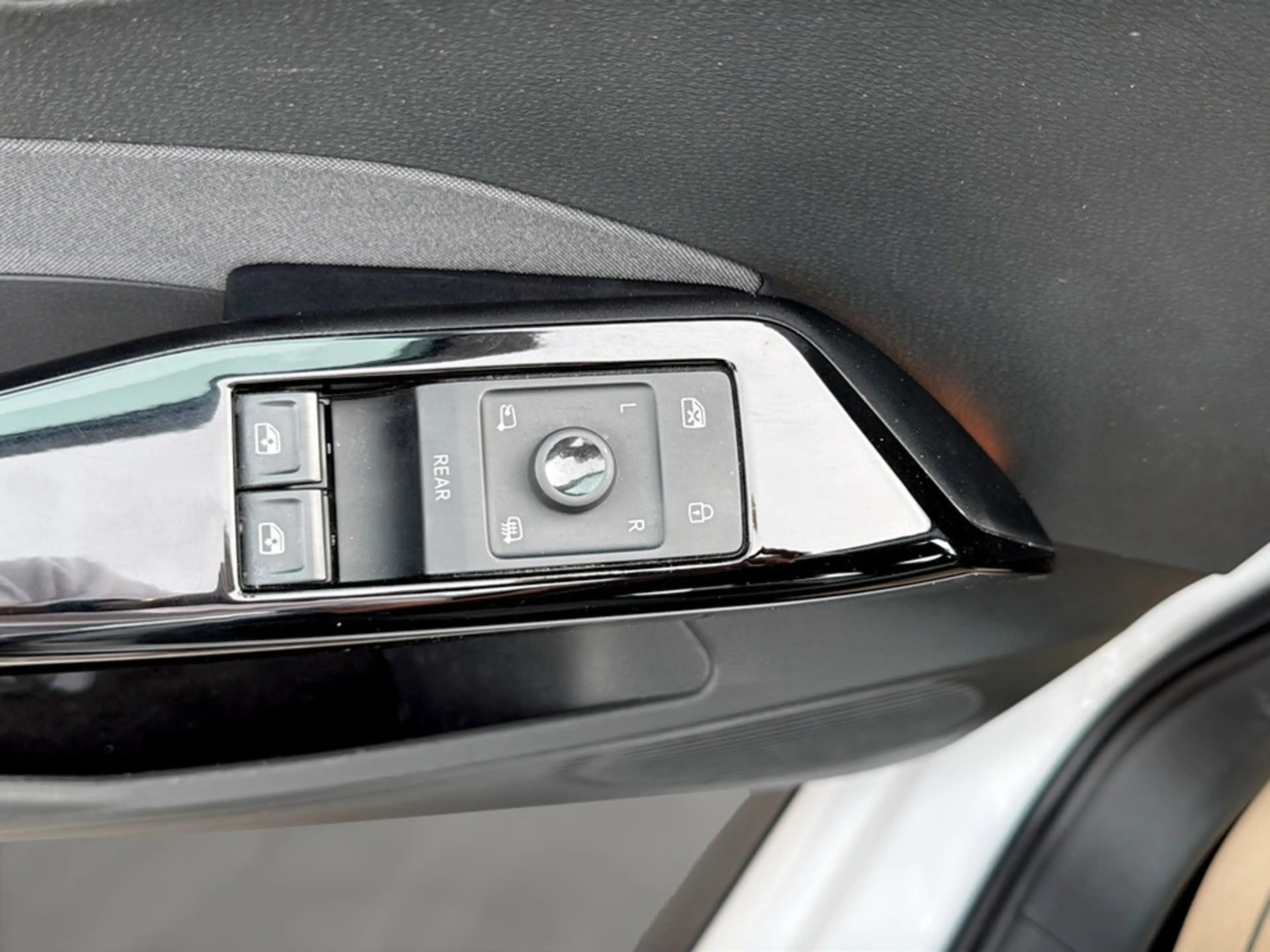 Volkswagen ID.3 Pro 107 kW Life — photo 13