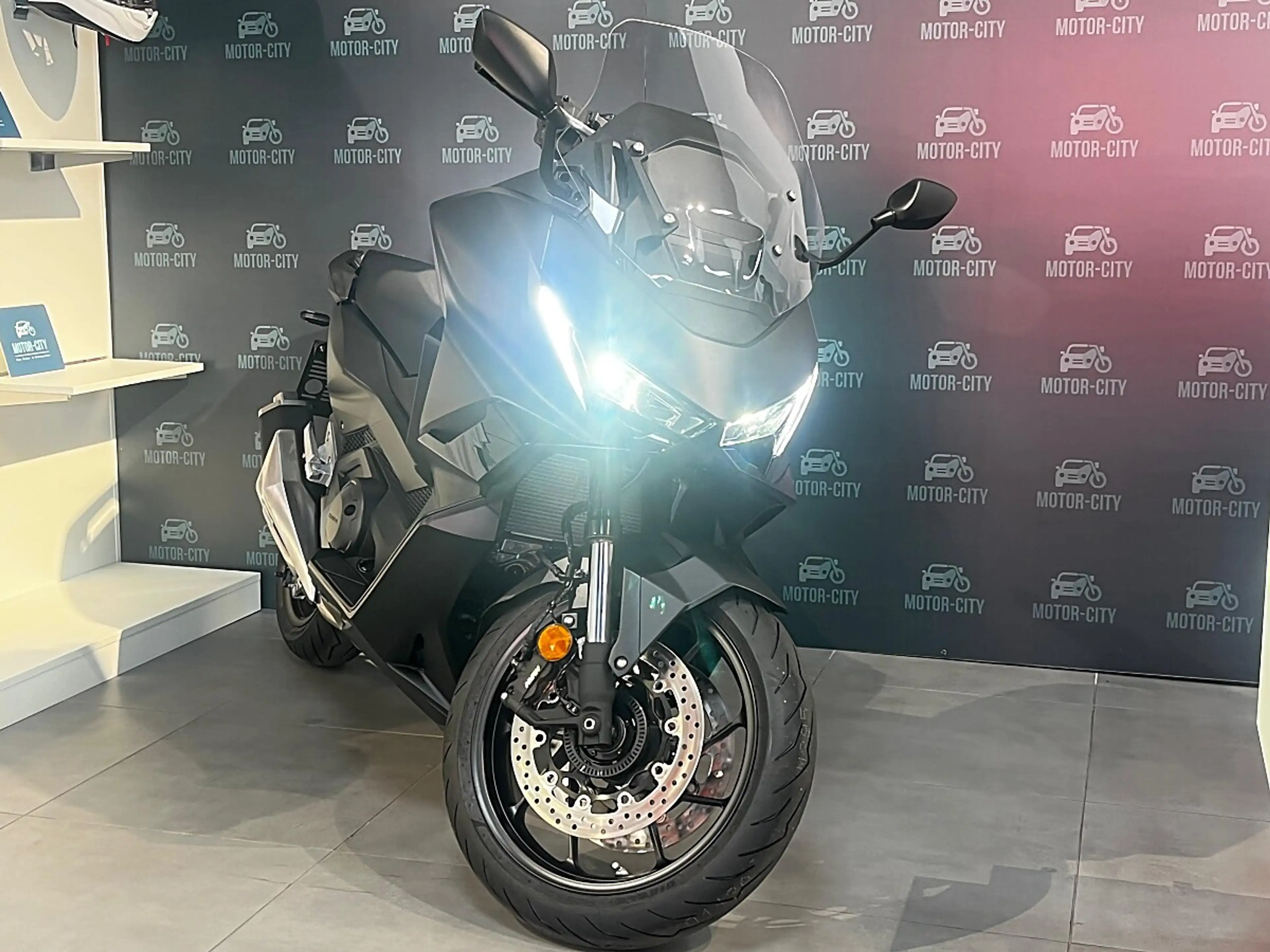 Honda Forza 125 Forza750 — photo 3