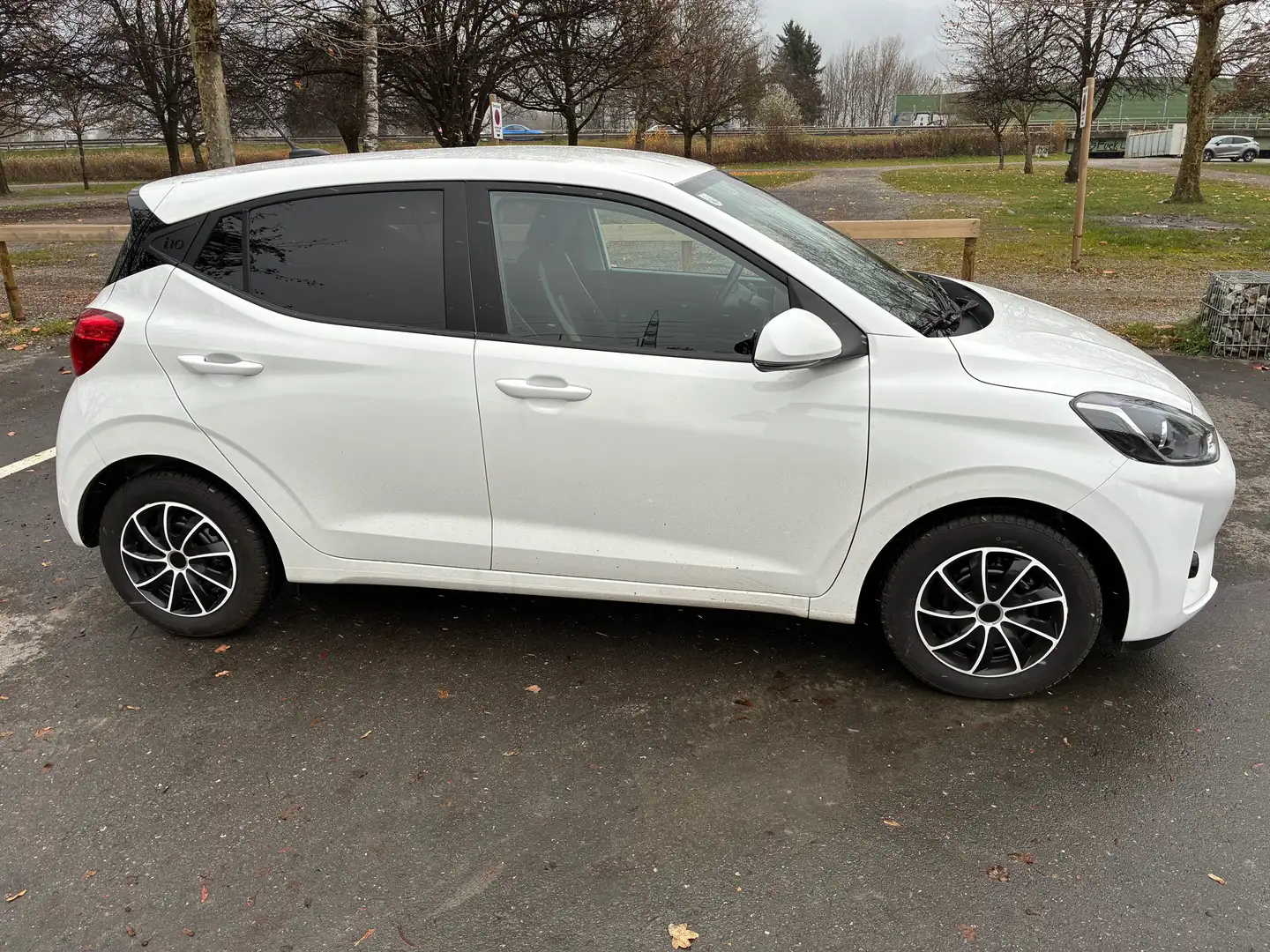 Hyundai i10 i10 1,0 Edition 30 Plus Weiß - 1