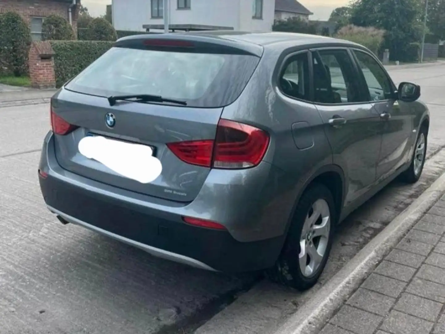 BMW X1 sDrive 18d Gris - 2