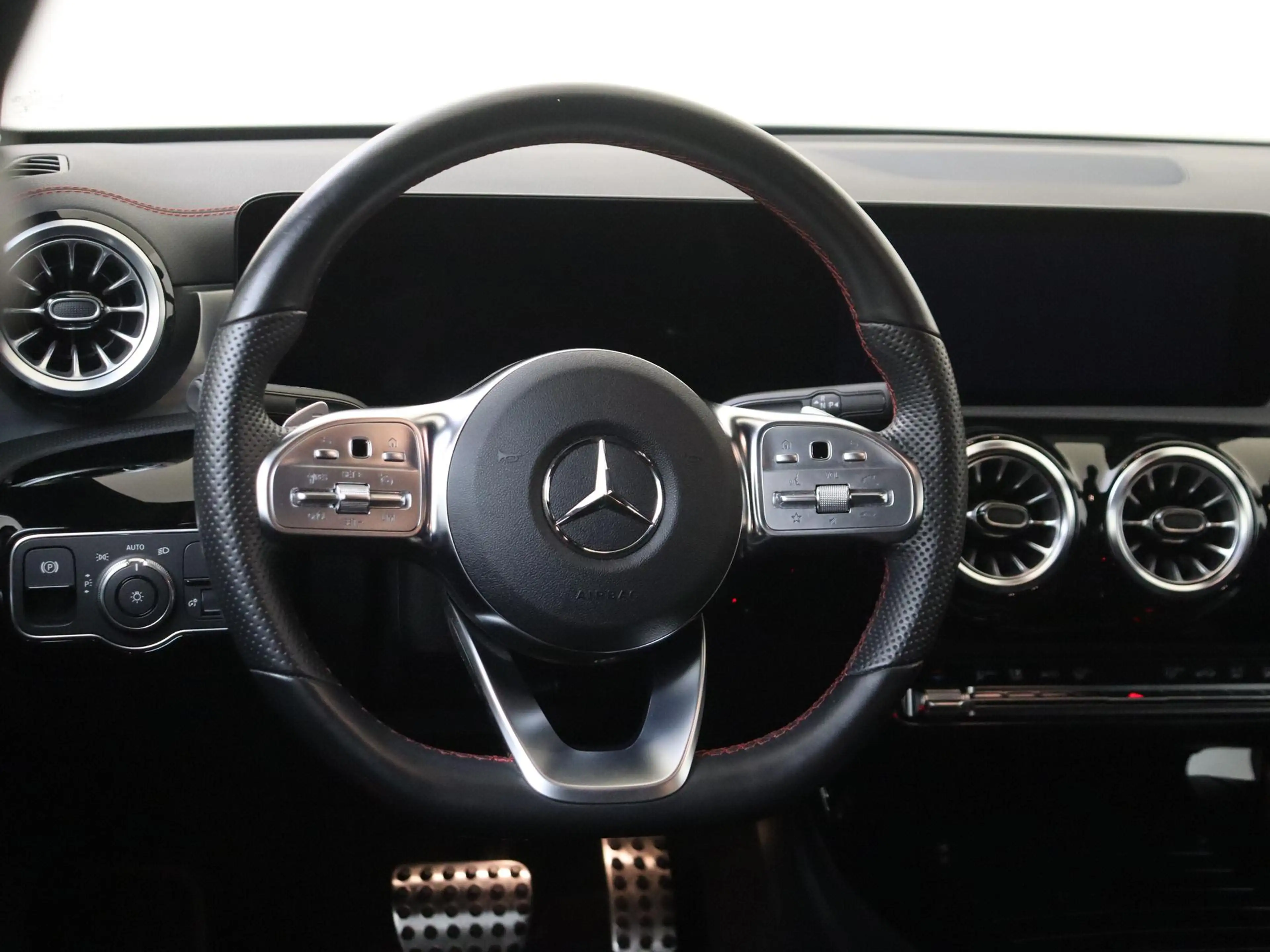 Mercedes-Benz CLA 250 e AMG Line / Stoelverwarming / Trekhaak / Achterui — photo 10