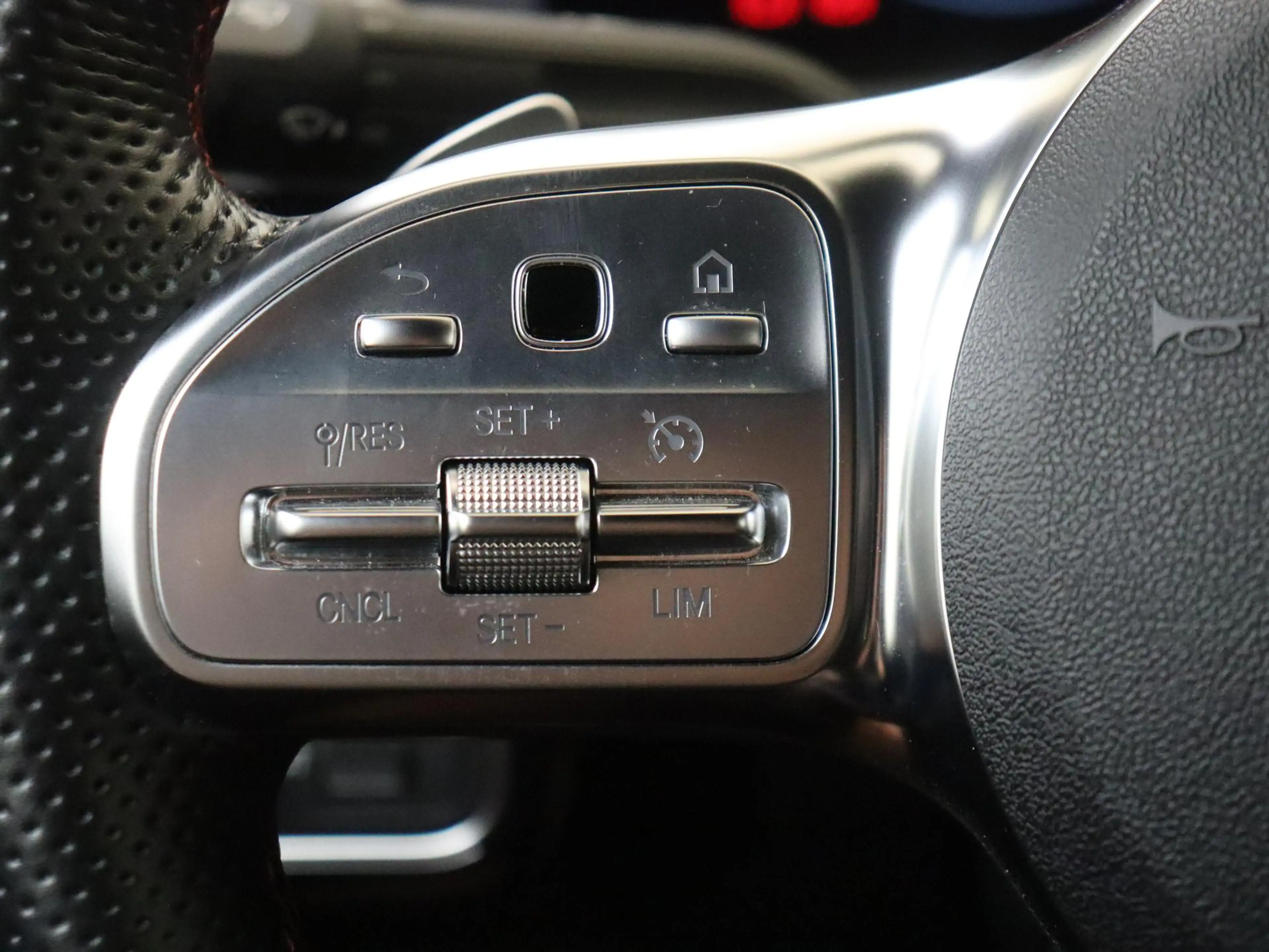 Mercedes-Benz CLA 250 e AMG Line / Stoelverwarming / Trekhaak / Achterui — photo 12