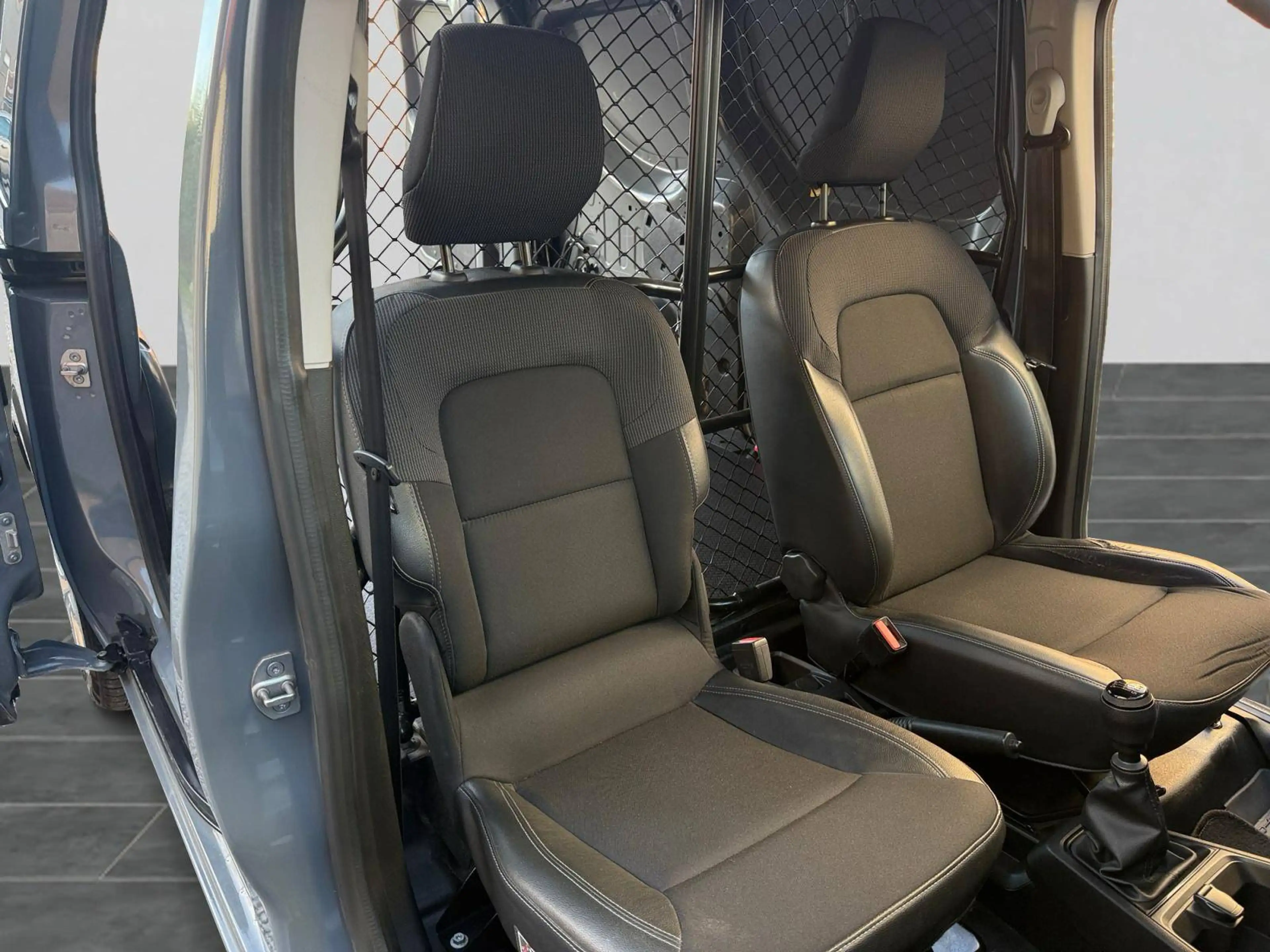 Renault Express Express 1.5 Blue dCi Confort S/S (EU6d) — photo 13