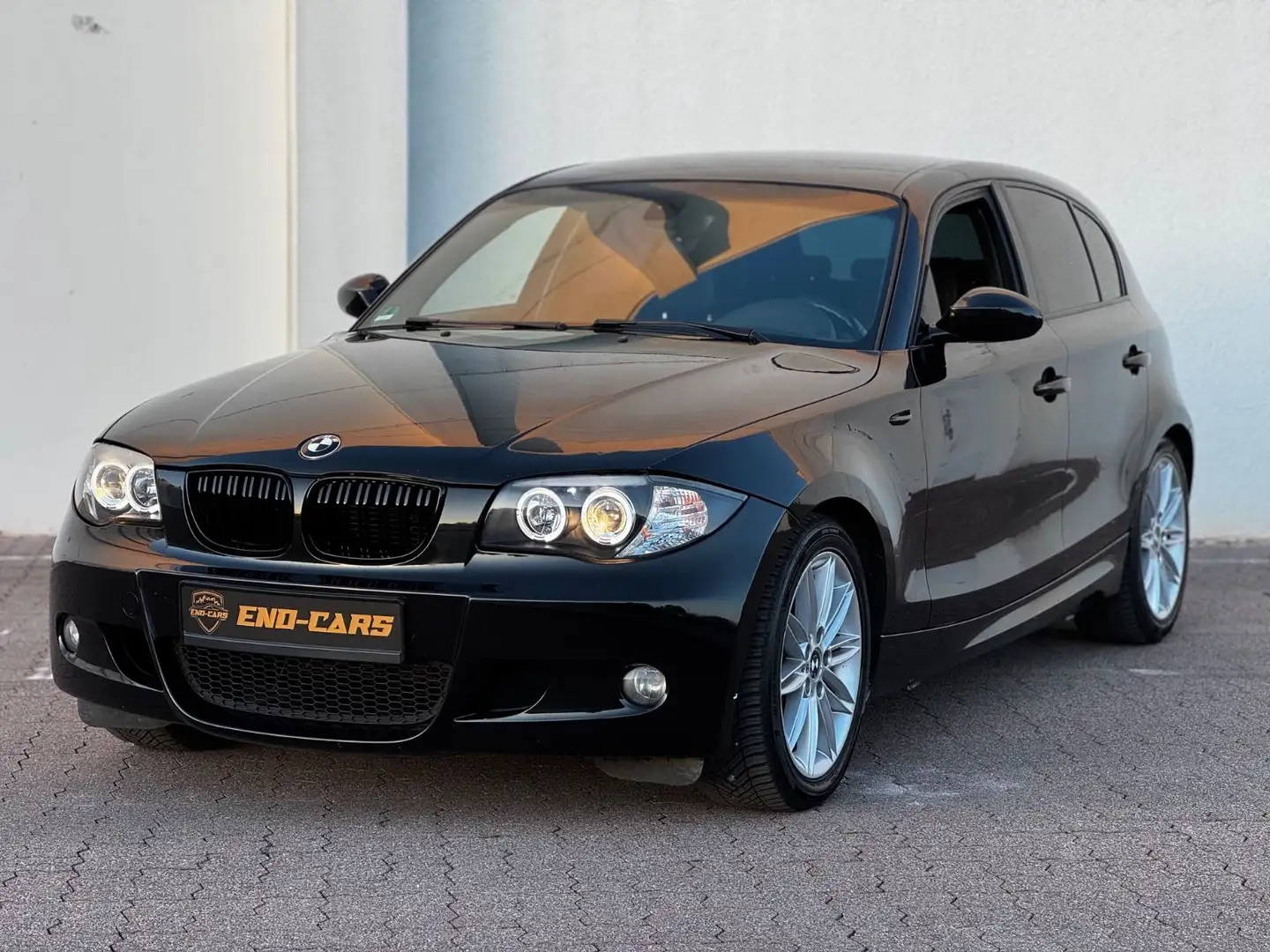 BMW 120 i * M - Paket ab werk * PDC * Černá - 2