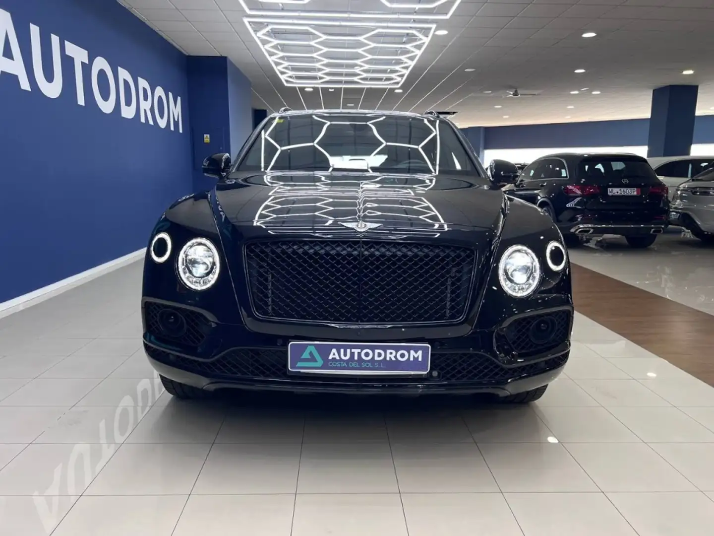 Bentley Bentayga V8 Noir - 2