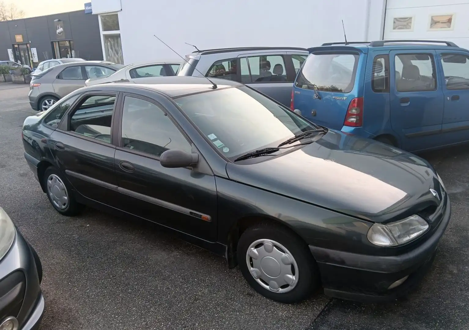 Renault Laguna Belle laguna1.8 alize 1er main tbe faible kiometrage petit prix Grau - 2