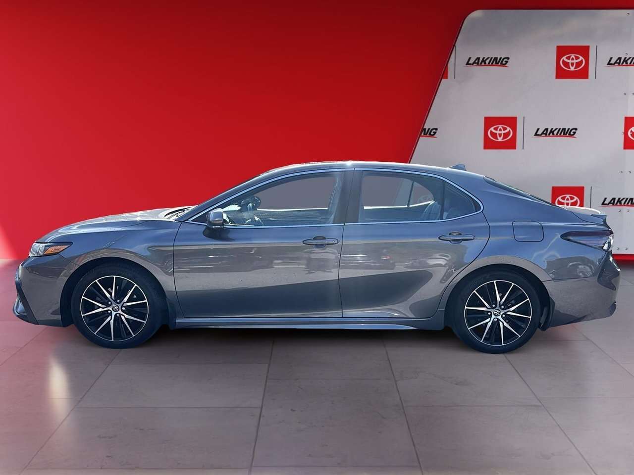 2023 Toyota Camry Hybrid SE Upgrade — снимка 1