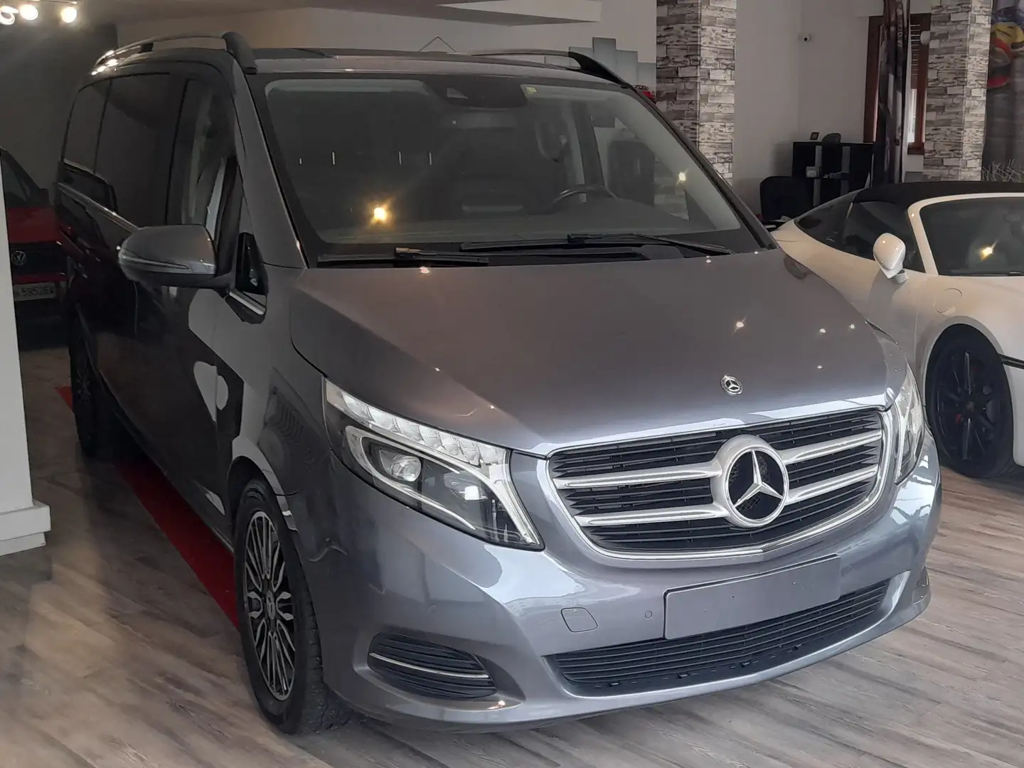 Mercedes-Benz V 250 250 Premium L auto Grigio - 2