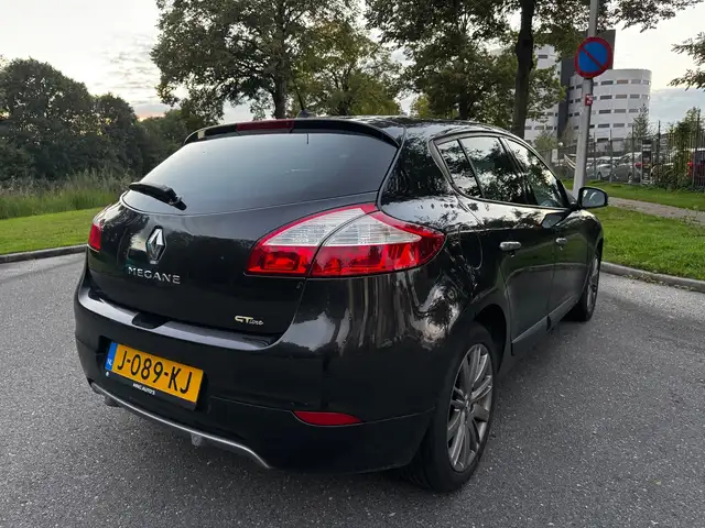 Renault Megane view 5