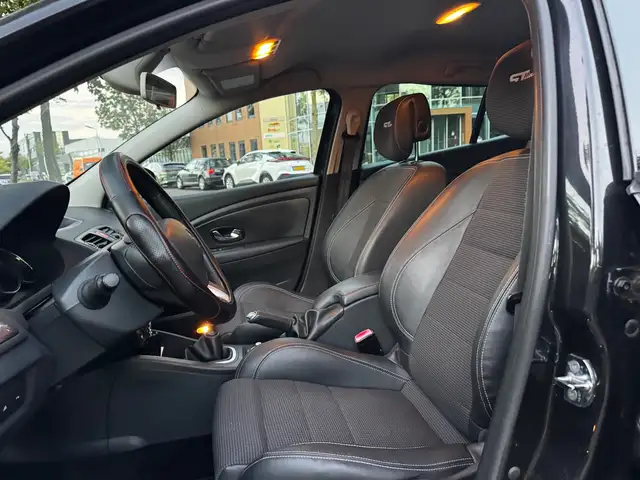 Renault Megane view 8