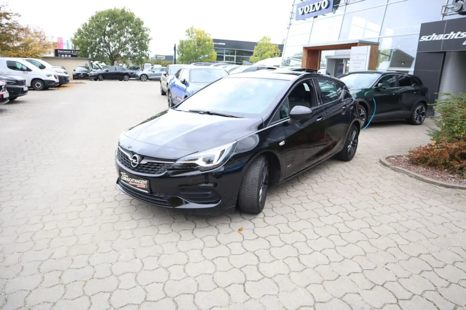 Opel Astra 1.2 Turbo Design&Tech+Matrix-LED+Navi+ Schwarz - 2