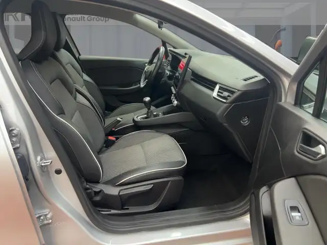 Renault Clio view 8