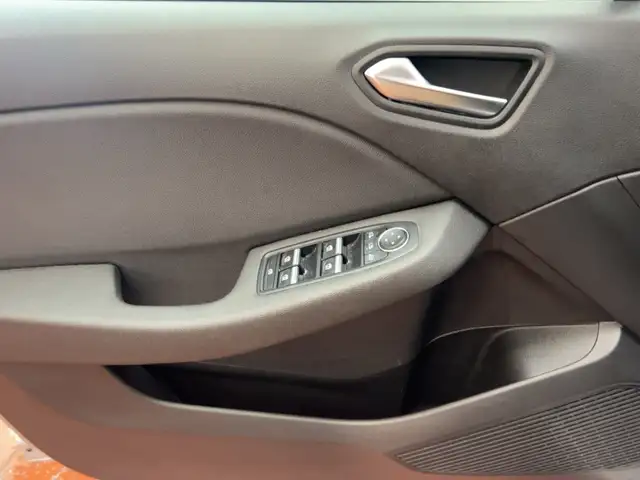 Renault Clio view 18