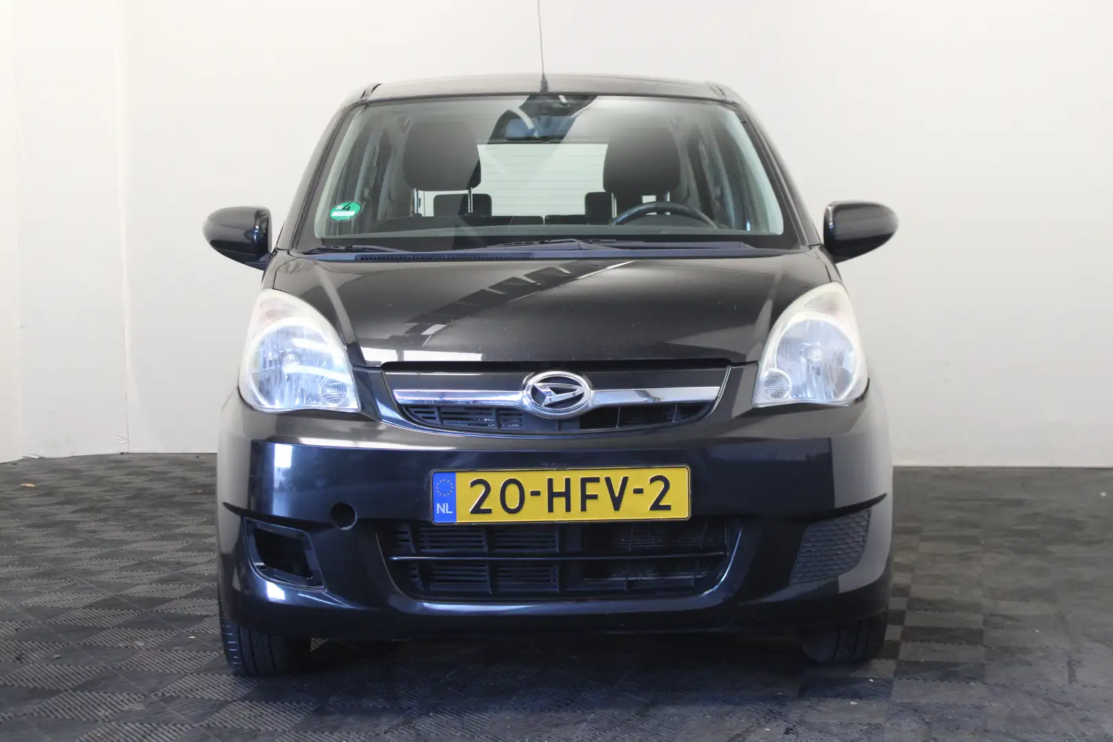 Daihatsu Cuore 1.0 Premium Schwarz - 2
