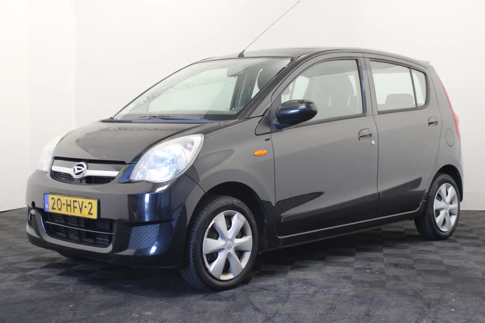 Daihatsu Cuore 1.0 Premium Schwarz - 1