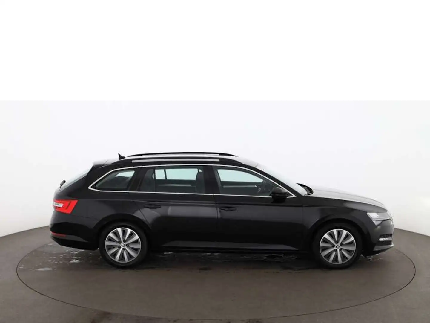 Skoda Superb Combi 2.0 TDI Ambition Aut LED SITZHZG Czarny - 2