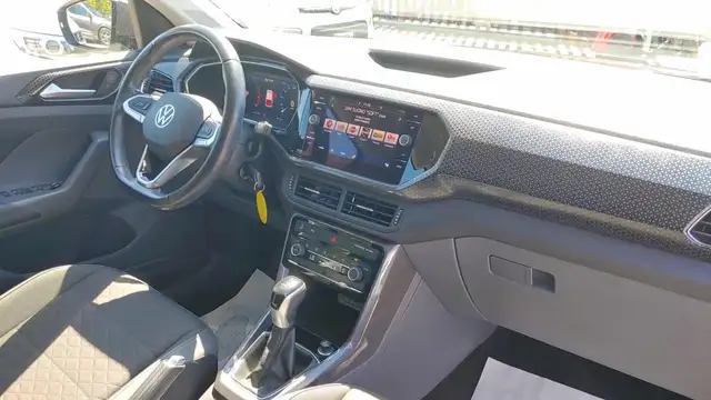 Volkswagen T-Cross view 10