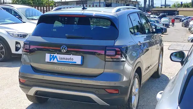 Volkswagen T-Cross view 5