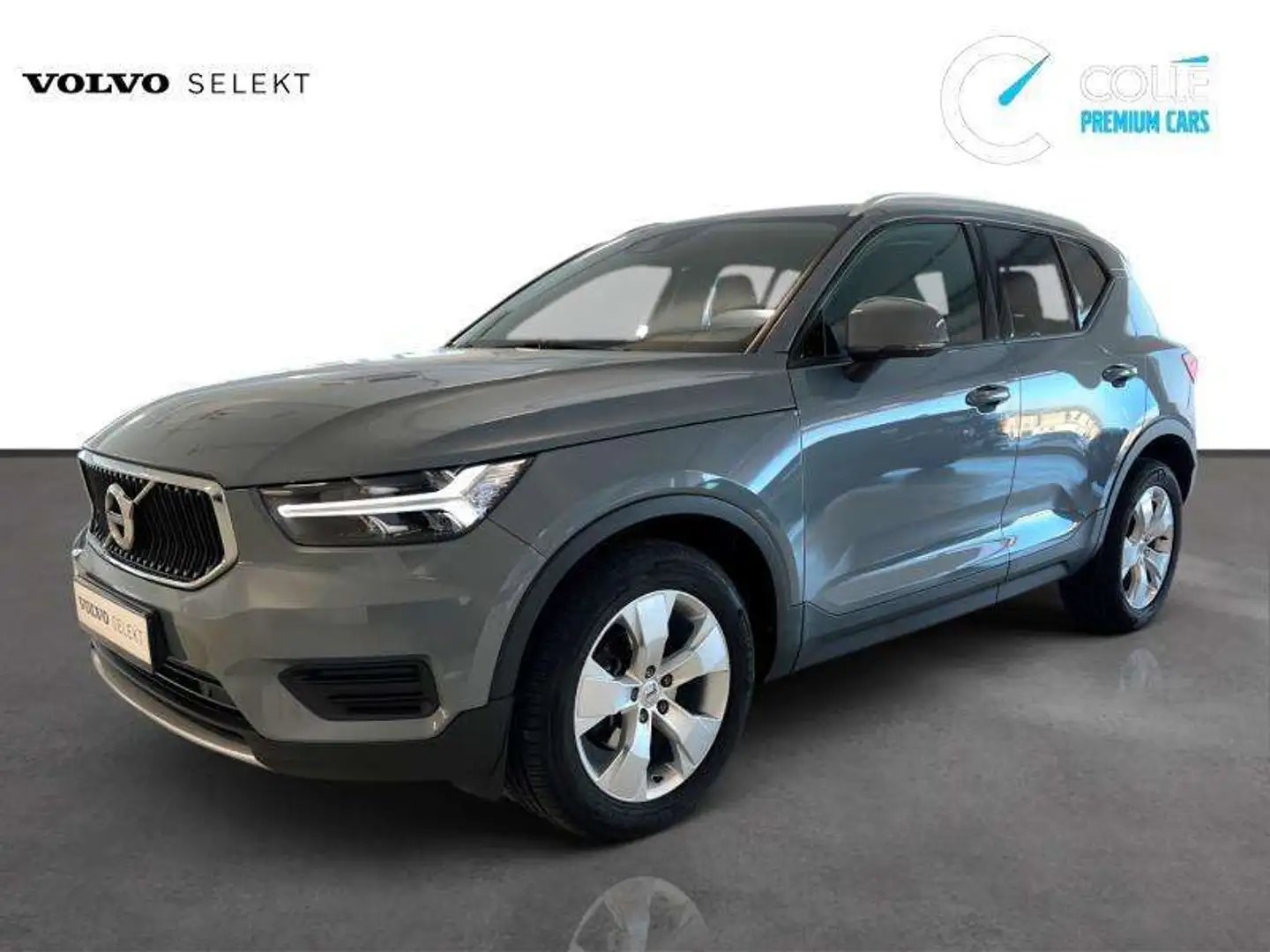 Volvo XC40 Momentum Gris - 1