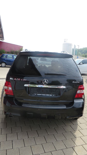 Mercedes-Benz ML 420 CDI 4Matic AMG Paket AHK Kamera — photo 10