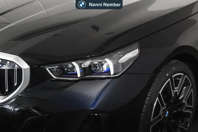 BMW 5 Series view 5