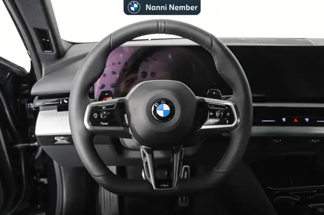 BMW 5 Series view 9
