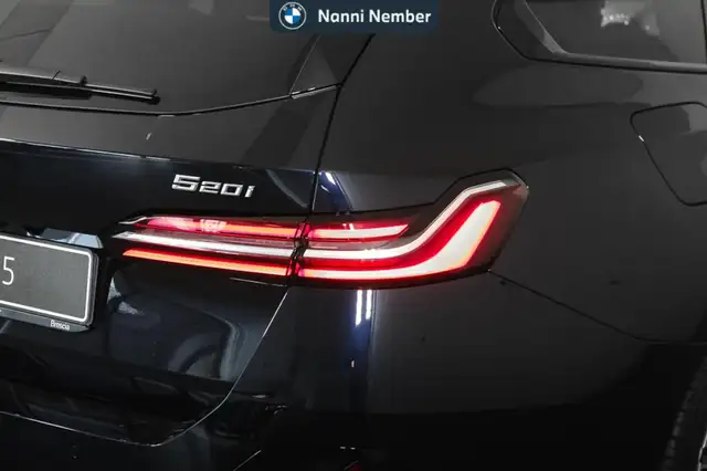 BMW 5 Series view 6