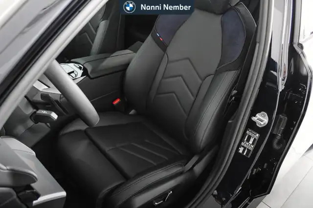 BMW 5 Series view 14