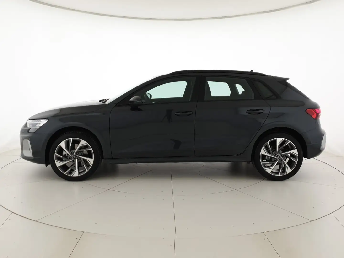 Audi A3 Allstreet 35TDI 150CV S tronic Business Advanced Grigio - 2