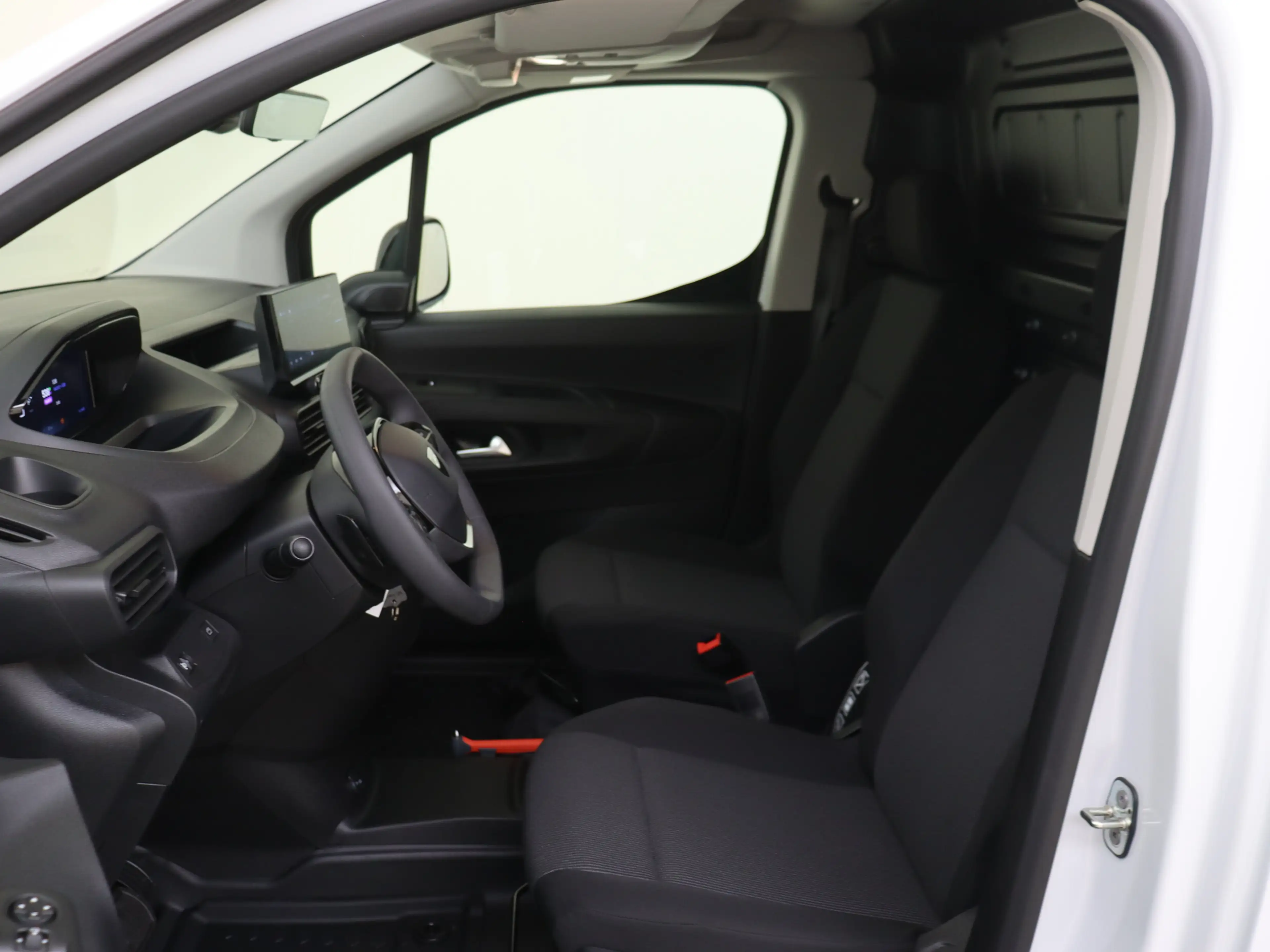 Peugeot Partner e-Partner 136 L2 50 kWh — photo 10