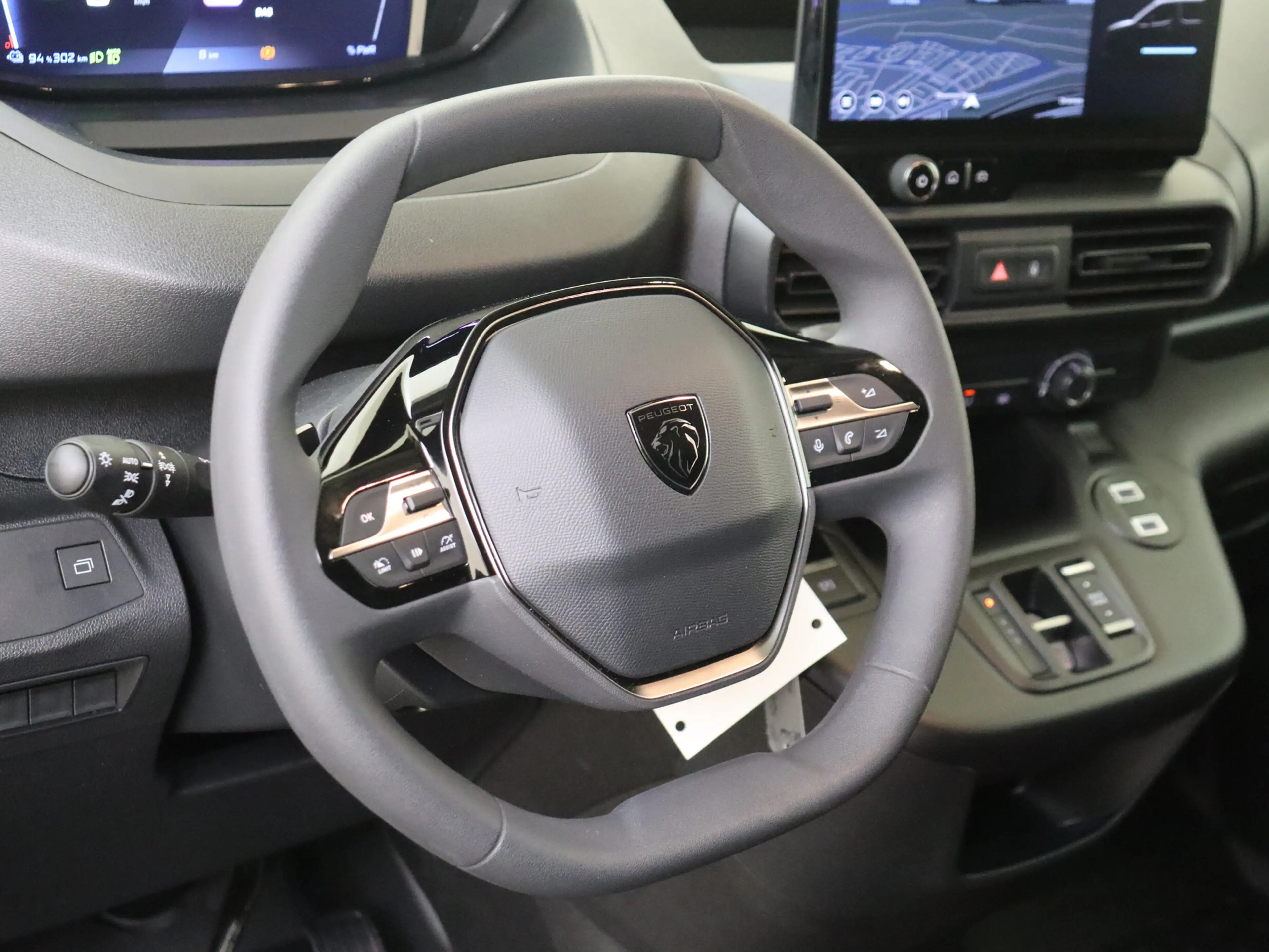 Peugeot Partner e-Partner 136 L2 50 kWh — photo 6